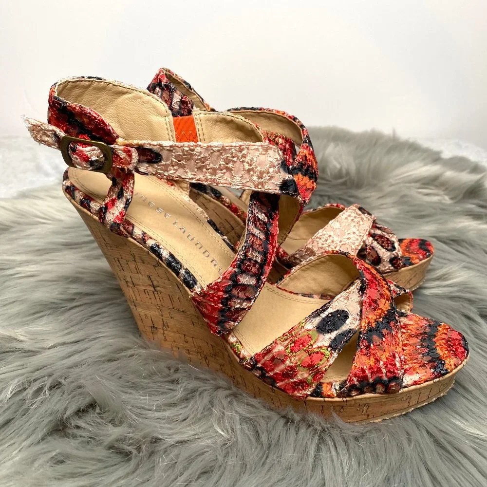 EUC Chinese Laundry Wedges Z-Mandisa 8.5